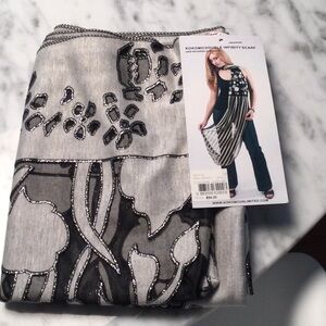 Women's Black and Gray Floral Scarf